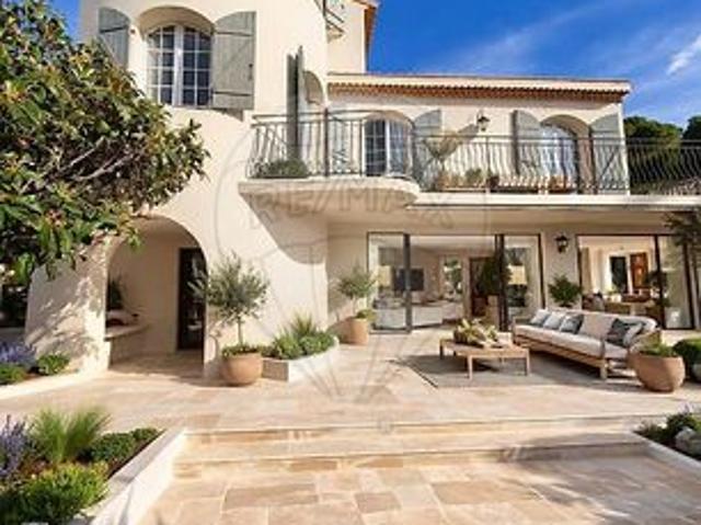Maison 7 pièces 280 m²