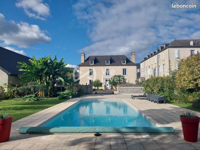 Maison 7 pièces 280 m²