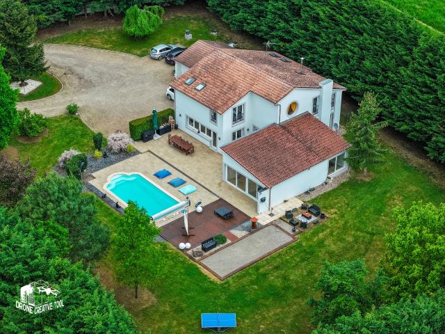 Maison 7 pièces 280 m²
