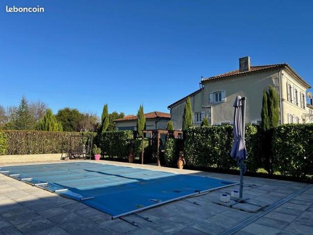 Maison 7 pièces 280 m²