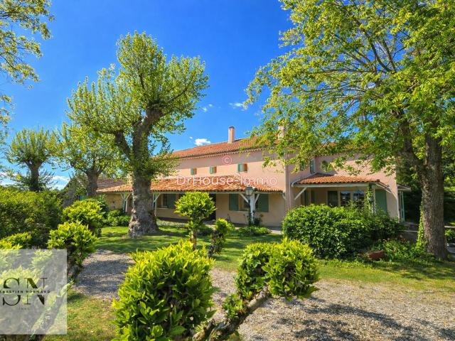 Maison 7 pièces 280 m²