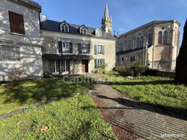 Maison 7 pièces 280 m²