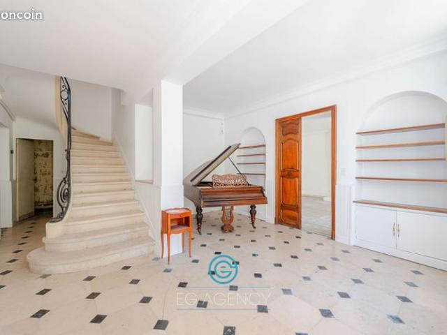 Maison 7 pièces 280 m²
