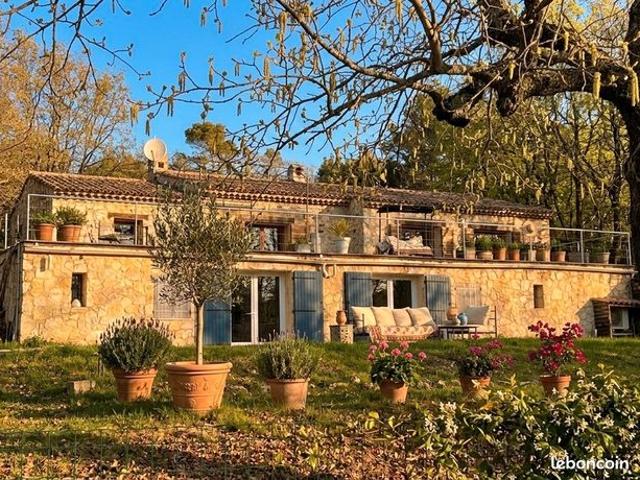 Maison 7 pièces 280 m²