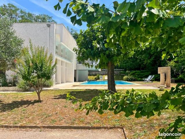Maison 7 pièces 280 m²