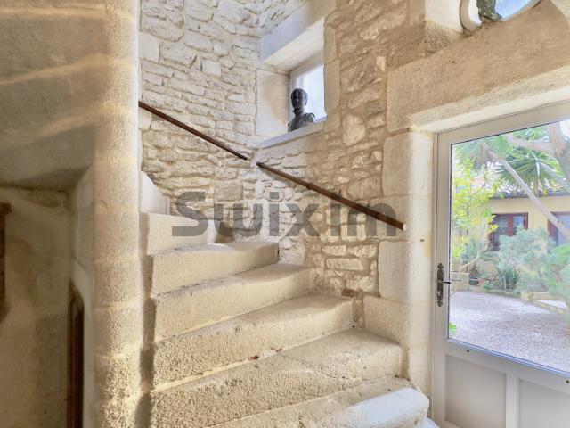 Maison 7 pièces 280 m²