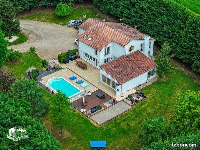 Maison 7 pièces 280 m²