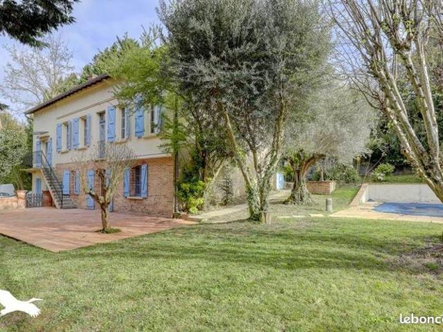 Maison 7 pièces 280 m²