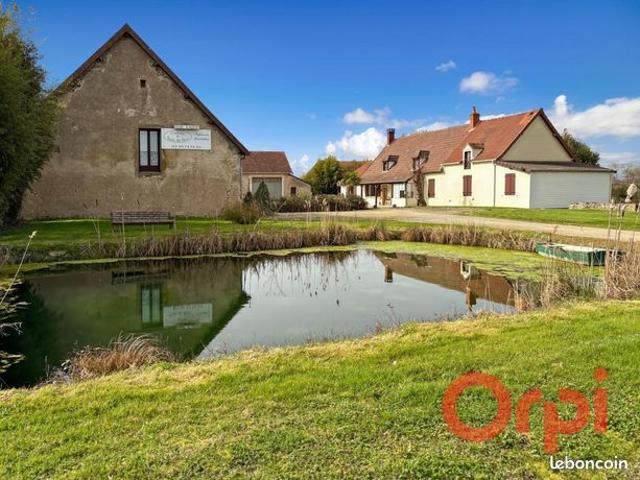 Maison 6 pièces 240 m²