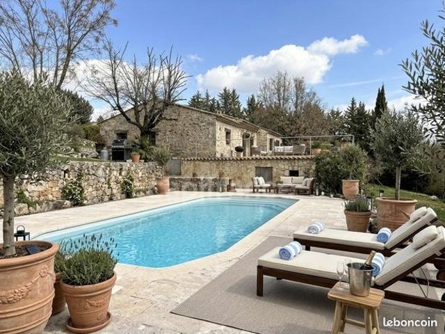 Maison 7 pièces 280 m²