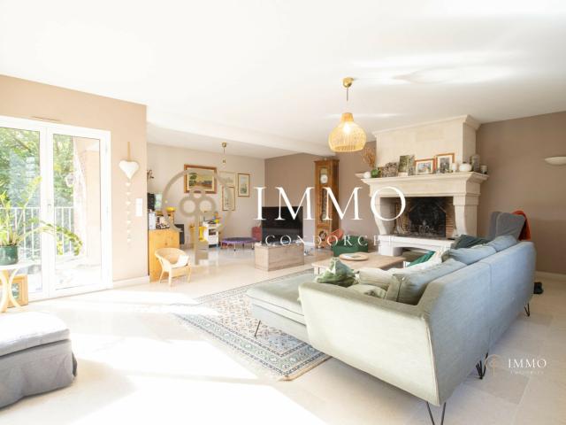 Maison 7 pièces 280 m²