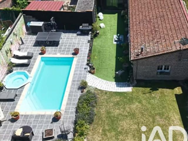 Maison 7 pièces 240 m²