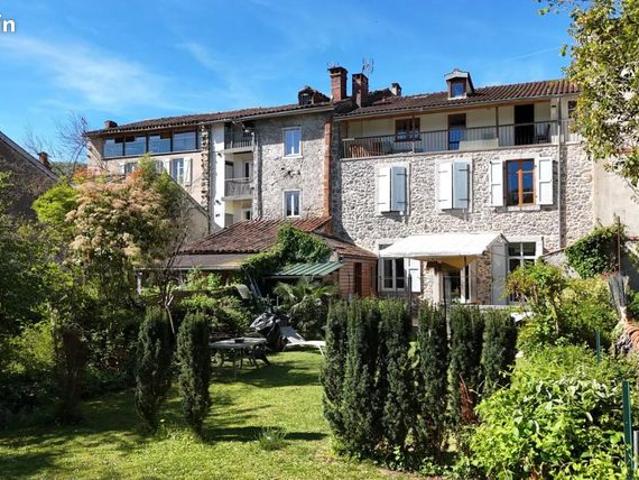 Maison 7 pièces 280 m²