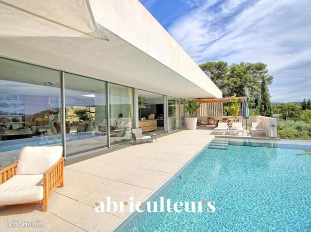 Maison 7 pièces 280 m²