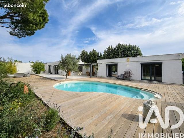 Maison 7 pièces 280 m²