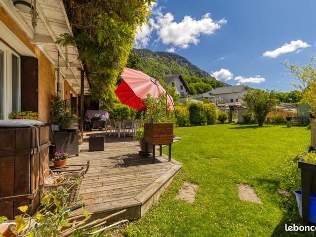 Maison 7 pièces 281 m²