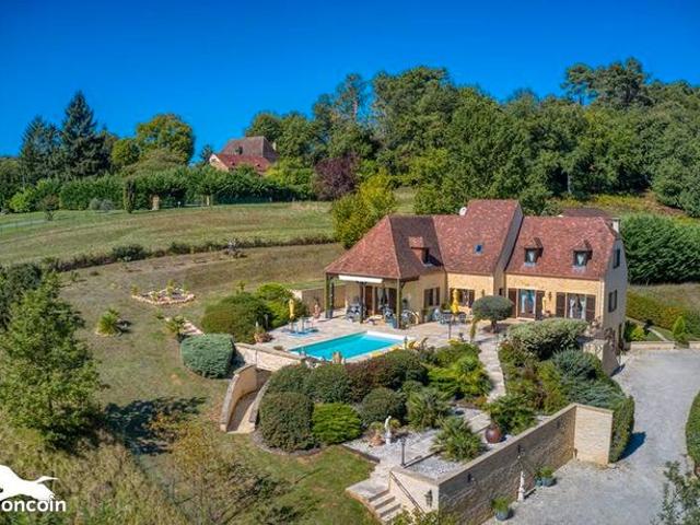 Maison 7 pièces 281 m²