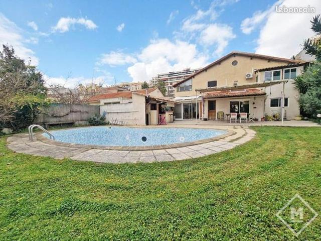 Maison 7 pièces 282 m²