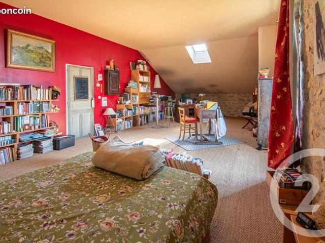 Maison 7 pièces 282 m²