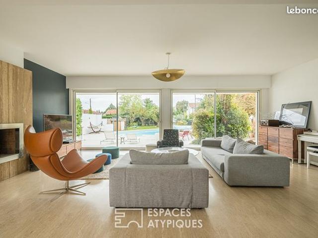 Maison 7 pièces 282 m²