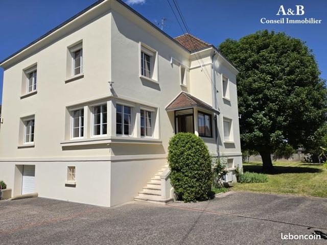 Maison 7 pièces 282 m²