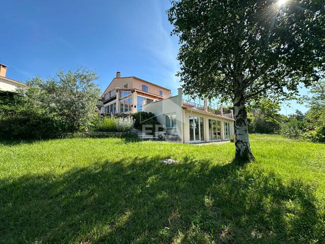 Maison 7 pièces 282 m²