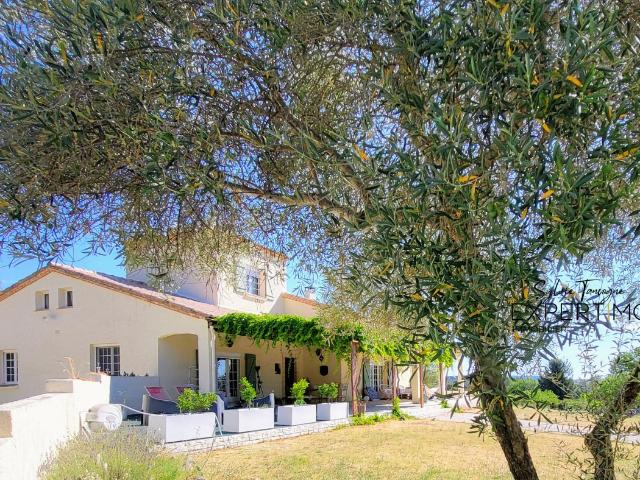 Maison 7 pièces 283 m²