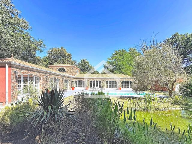 Maison 7 pièces 283 m²