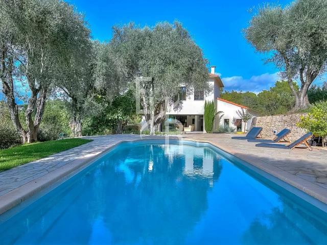 Maison 7 pièces 295 m²