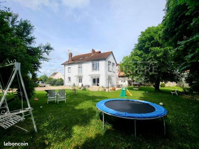 Maison 7 pièces 295 m²