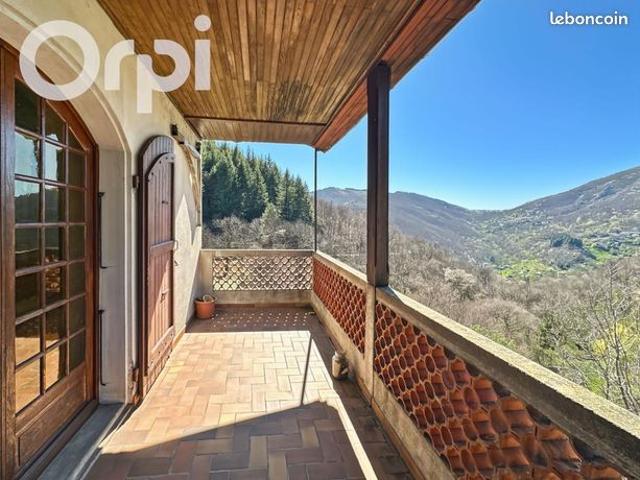 Maison 7 pièces 295 m²