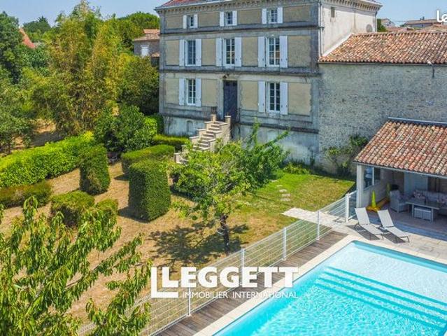 Maison 7 pièces 295 m²