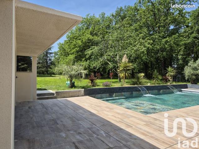 Maison 7 pièces 295 m²