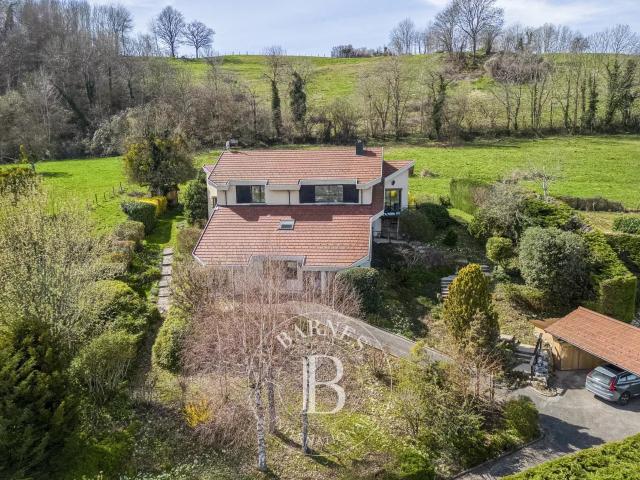 Maison 7 pièces 296 m²