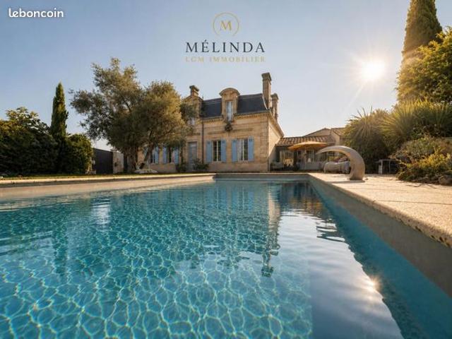 Maison 7 pièces 296 m²