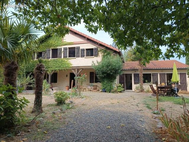 Maison 7 pièces 297 m²