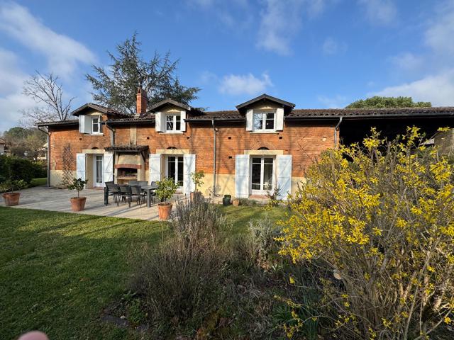 Maison 7 pièces 297 m²