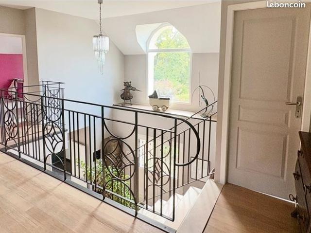 Maison 7 pièces 299 m²