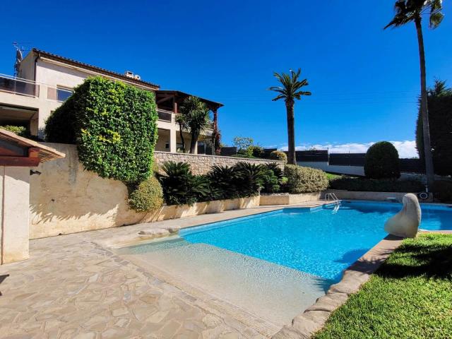 Maison 7 pièces 299 m²