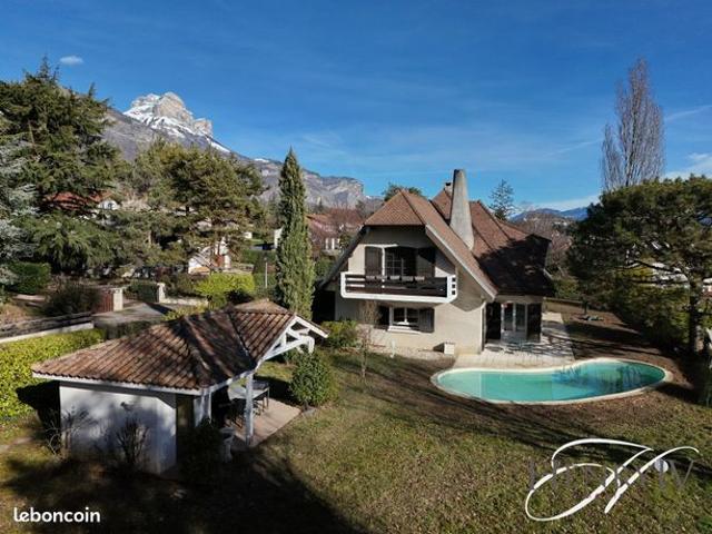 Maison 7 pièces 290 m²