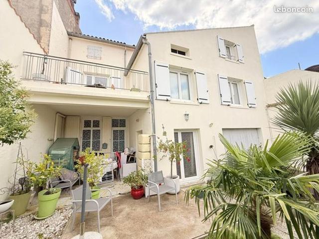 Maison 7 pièces 290 m²