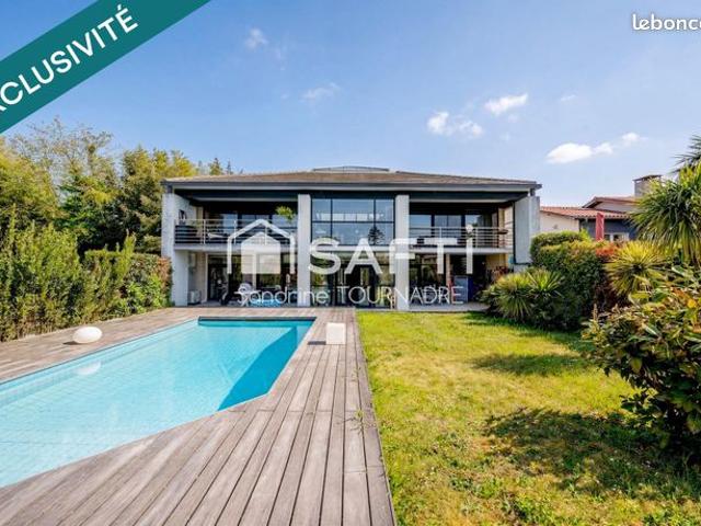 Maison 7 pièces 290 m²