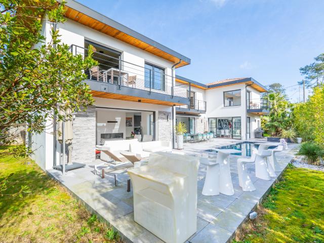 Maison 7 pièces 290 m²