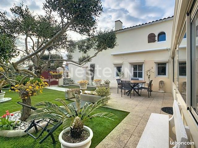 Maison 7 pièces 290 m²