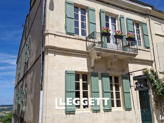 Maison 7 pièces 290 m²