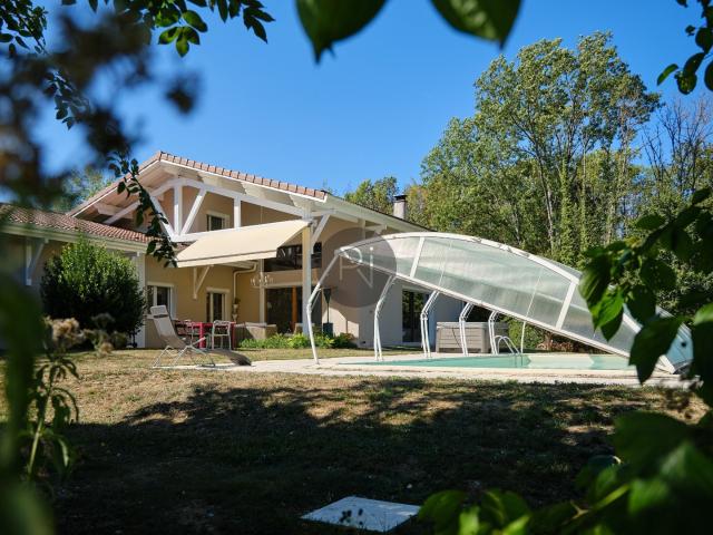Maison 7 pièces 290 m²