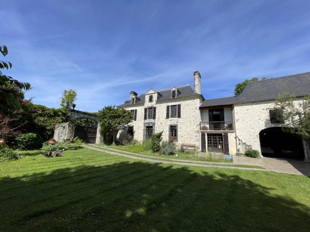 Maison 7 pièces 290 m²