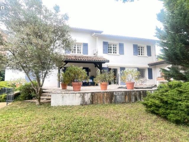 Maison 7 pièces 292 m²