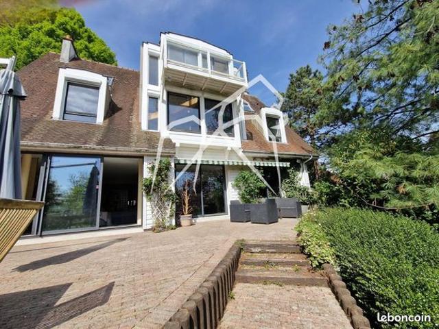 Maison 7 pièces 292 m²
