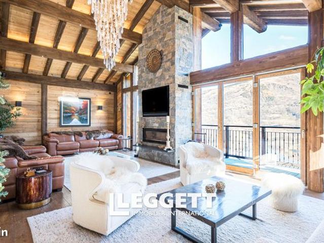 Maison 7 pièces 304 m²